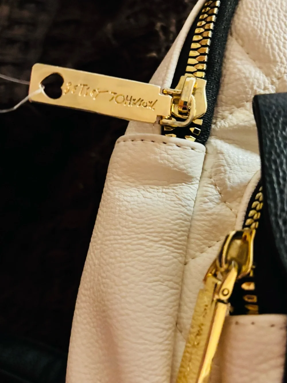 Betsey Johnson White and Black Quilted Mini Backpack NWOT - Picture 3 of 10